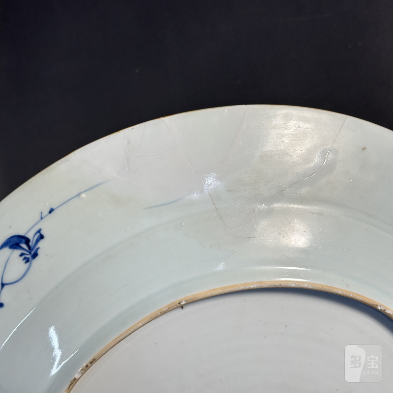 清康熙 青花洞石牡丹纹折沿盘 - 图6